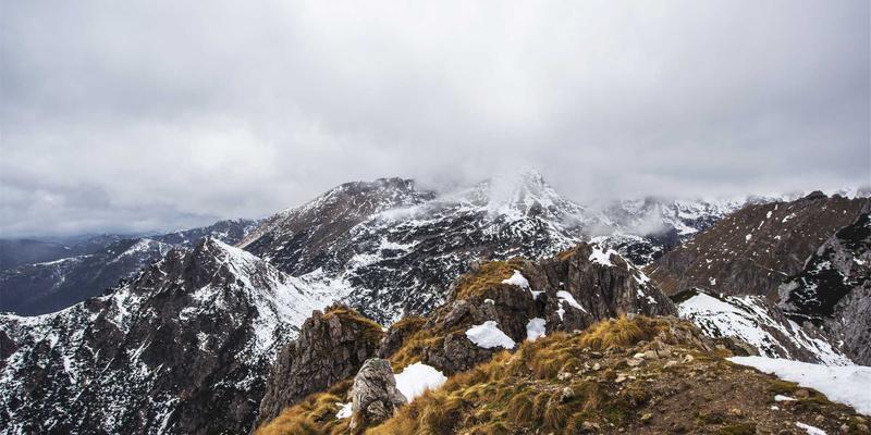 前端开发进阶指南:精选编程资源与高效学习路径分享
